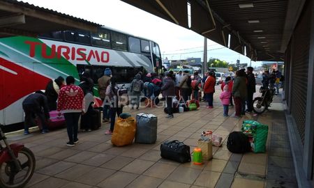 La Municipalidad coordinó el traslado de 36 personas oriundas de Chaco que estaban varadas en la ciudad desde marzo. La Municipalidad coordinó el traslado de 36 personas oriundas de Chaco que estaban varadas en la ciudad desde marzo.