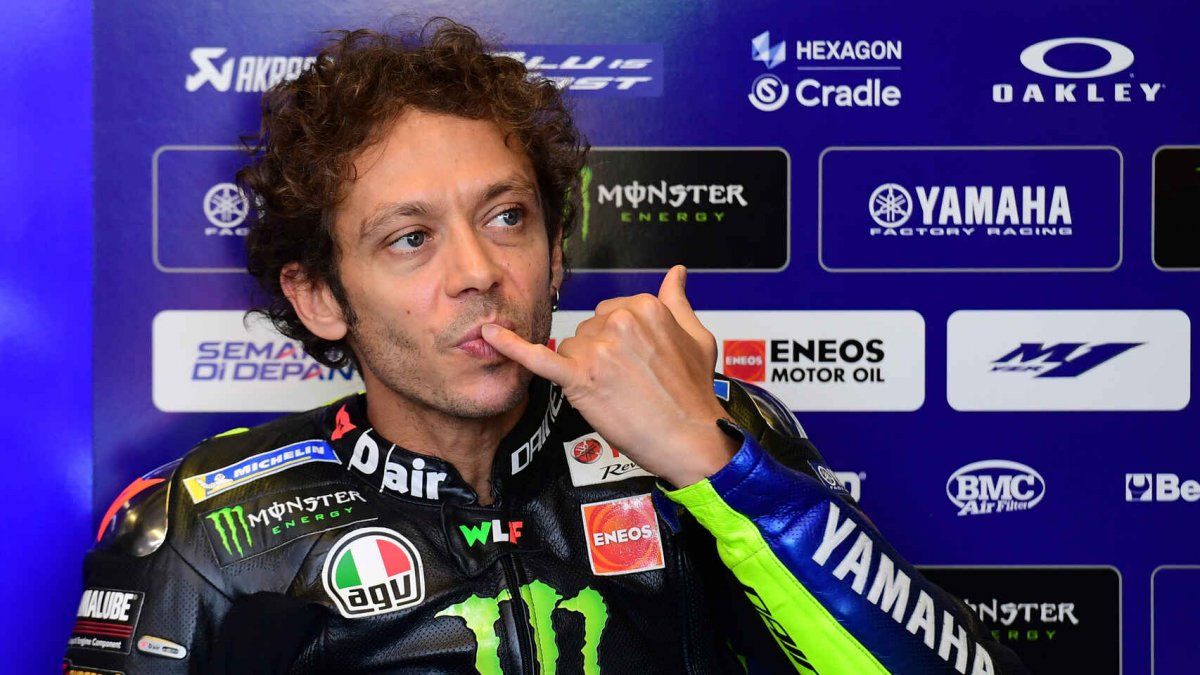 Valentino Rossi tiene coronarus y no podrá correr la próxima fecha del MotoGP en Aragón