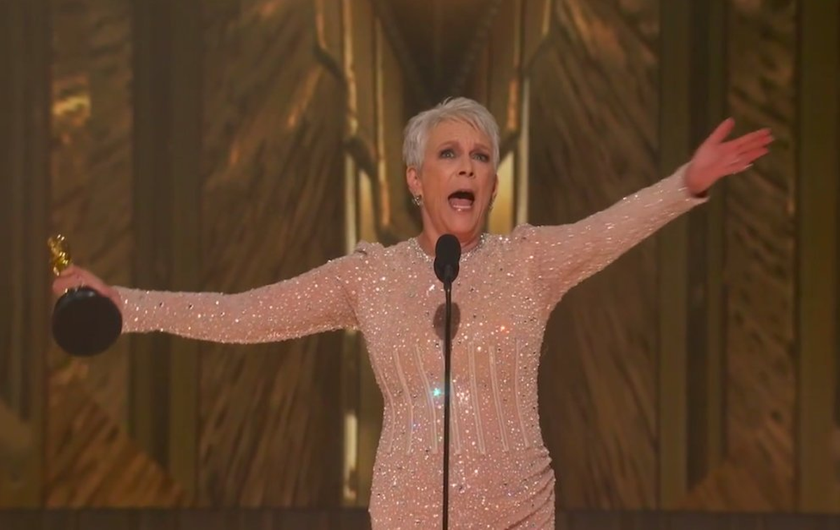 Jamie Lee Curtis ganó el Oscar como mejor actriz de reparto por "Todo en todas partes al mismo tiempo".