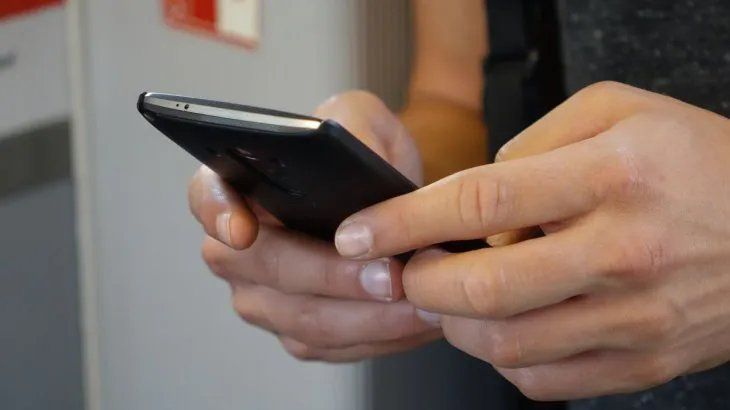 Hay tres formas de saber si alguien mira tus chats. 