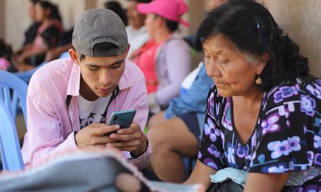 Para muchos adultos, la única forma de completar sus estudios secundarios es a través de las plataformas virtuales. Sin embargo, desde principios de 2021 no se inscriben nuevos estudiantes bajo esta modalidad en la provincia de Santa Fe. Para muchos adultos, la única forma de completar sus estudios secundarios es a través de las plataformas virtuales. Sin embargo, desde principios de 2021 no se inscriben nuevos estudiantes bajo esta modalidad en la provincia de Santa Fe.