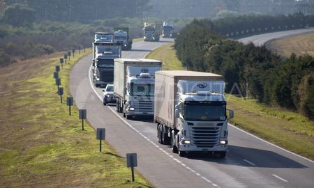 La logística de transporte es considerado un servicio esencial en el marco de la pandemia de coronavirus. La logística de transporte es considerado un servicio esencial en el marco de la pandemia de coronavirus.