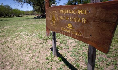 El Parque Nacional Islas de Santa Fe actualmente cuenta con 4.096 hectáreas. El Parque Nacional Islas de Santa Fe actualmente cuenta con 4.096 hectáreas.