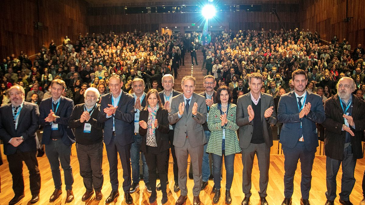 El evento se realizó en el Centro Cultural Kirchner y contó con la presencia, entre otros, de la jefa de la Unidad Gabinete de Asesores, Cecilia Cardini; el secretario de Obras Públicas; Carlos Rodríguez; el secretario de Gestión Administrativa, Guillermo Sauro.