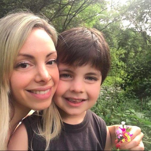 Gisela Bernal con Ian.