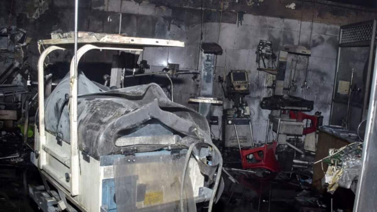 Un incendio desatado en un hospital de India dejó 10 bebés muertos.