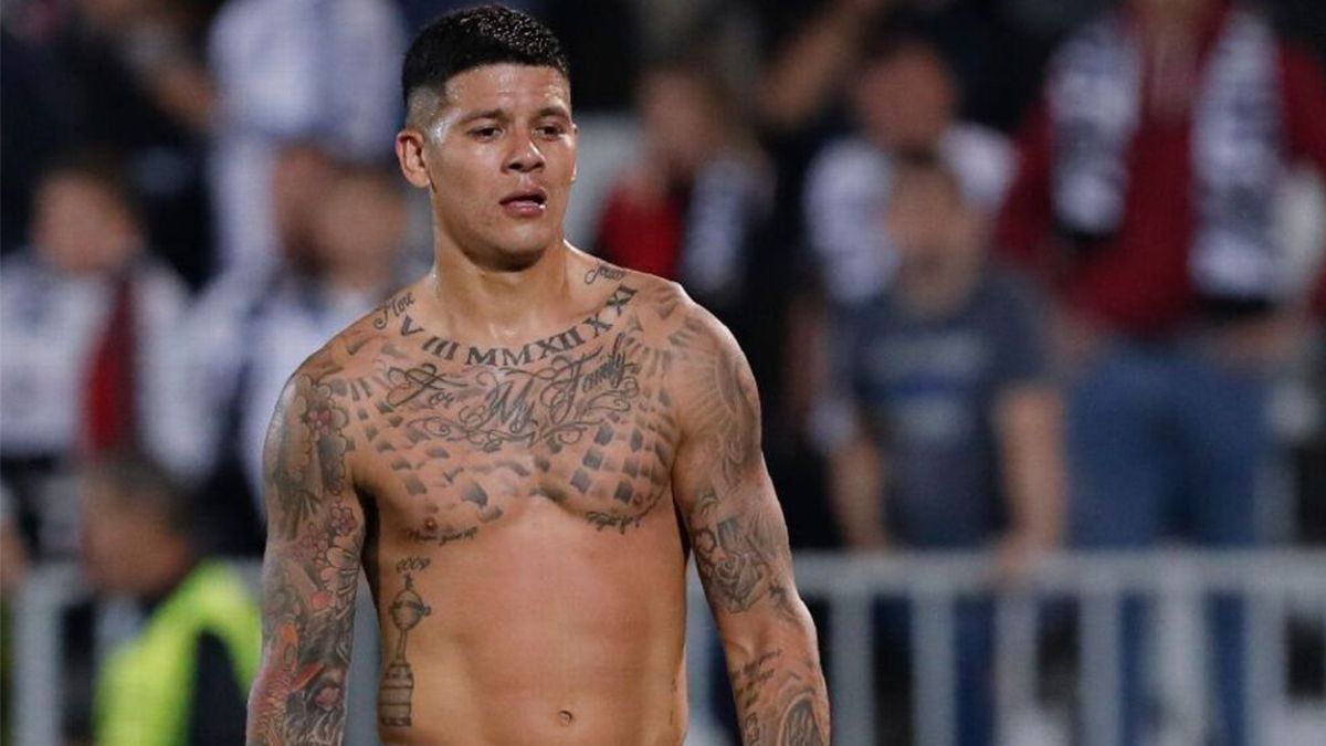 El defensor central será presentado en Boca este martes.