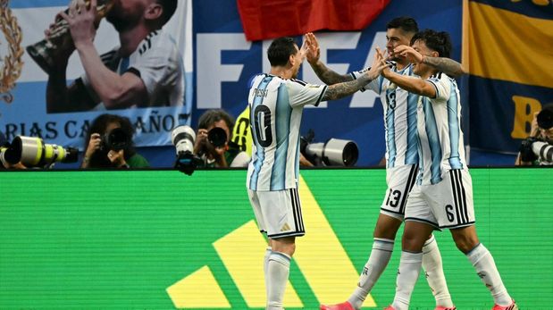 Toca frenar, levantar la cabeza y seguir. A lo argentino: sufrido y terco. Pero siempre, invariablemente, mirando hacia el frente.