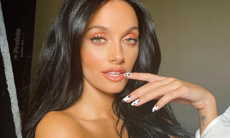Oriana Sabatini regresó a la música y sorprendió a todos con su nuevo cambio de look que revolucionó sus redes sociales. Oriana Sabatini regresó a la música y sorprendió a todos con su nuevo cambio de look que revolucionó sus redes sociales.