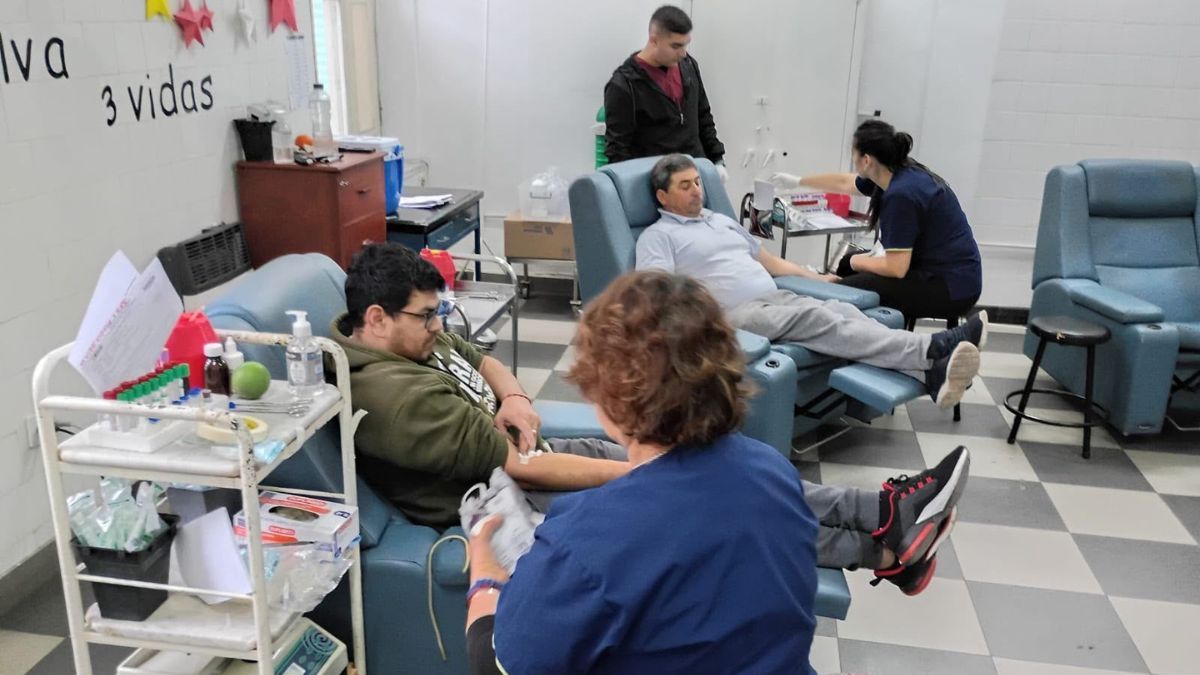 En el Día Mundial del Donante de Sangre, la experiencia de un donante habitual y el testimonio de referentes del Hospital José María Cullen muestran por qué la sangre debe estar disponible antes de que aparezca la urgencia