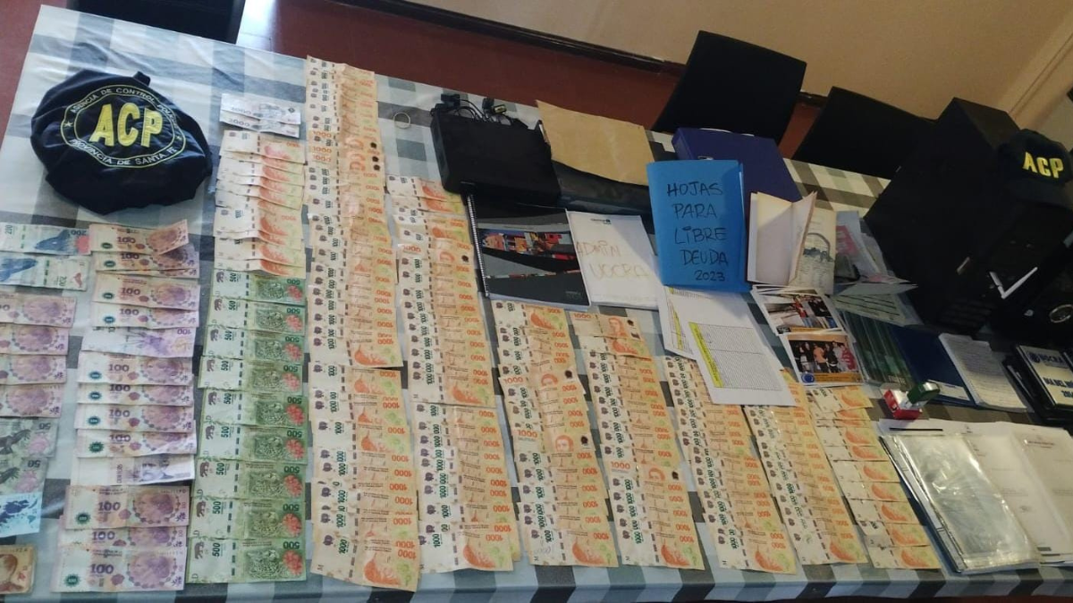 Secuestraron más de 39 millones de pesos y al rededor de 18 mil dólares de la casa del secretario general de la Uocra.