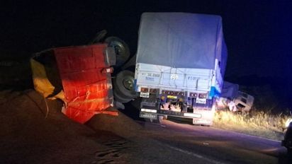 Accidente en la ruta 11: chocaron dos camiones y el tránsito fue interrumpido totalmente
