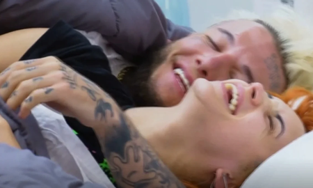 El hijo del exfutbolista habló con Majo Martino y Sabrina Carballo sobre qué pasó la noche que durmió con la bailarina en El Hotel de los Famosos.
