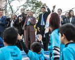 El gobernador Maximiliano Pullaro reivindicó el aporte histórico del federalismo santafesino, convocó a sostener la igualdad como desafío de la generación actual y destacó el esfuerzo cotidiano de quienes hacen crecer a la Argentina. El gobernador Maximiliano Pullaro reivindicó el aporte histórico del federalismo santafesino, convocó a sostener la igualdad como desafío de la generación actual y destacó el esfuerzo cotidiano de quienes hacen crecer a la Argentina.
