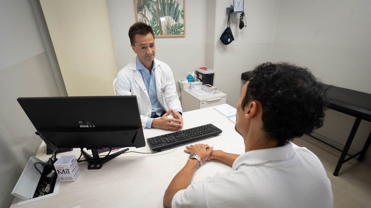 En Grupo MIT, el circuito comienza con una consulta médica donde se evalúan los antecedentes y factores de riesgo del paciente. En Grupo MIT, el circuito comienza con una consulta médica donde se evalúan los antecedentes y factores de riesgo del paciente.
