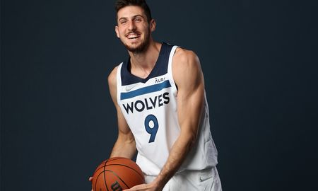 Leandro Bolmaro puede debutar este miércoles en la NBA y convertirse en el jugador argentino más joven en jugar en la mejor liga de básquet del mundo. Leandro Bolmaro puede debutar este miércoles en la NBA y convertirse en el jugador argentino más joven en jugar en la mejor liga de básquet del mundo.