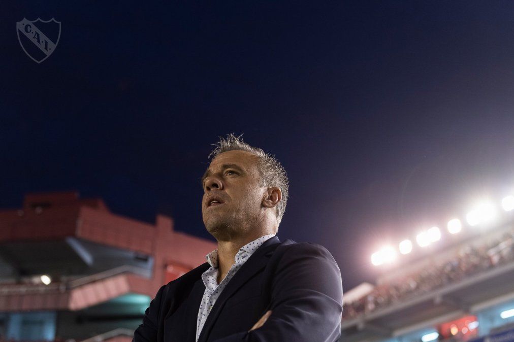Lucas Pusineri habló sobre la posible contratación de Julio Falcioni como entrenador de Independiente.