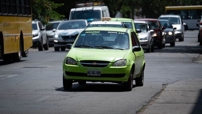 La ciudad de Santa Fe fijó nuevas reglas obligatorias para la identificación de los remises