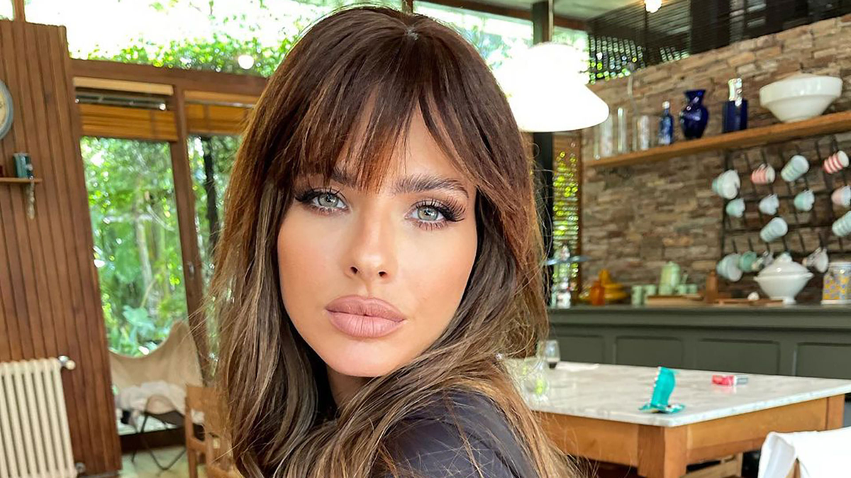 La China Suárez vivió una estresante situación con su auto en medio de la playa de Pinamar.