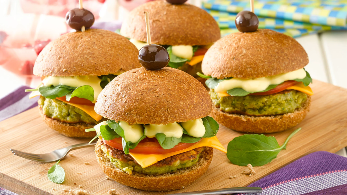Las hamburguesas de arvejas son perfectas para hacer en casa y disfrutar con toda la familia. Las hamburguesas de arvejas son perfectas para hacer en casa y disfrutar con toda la familia.
