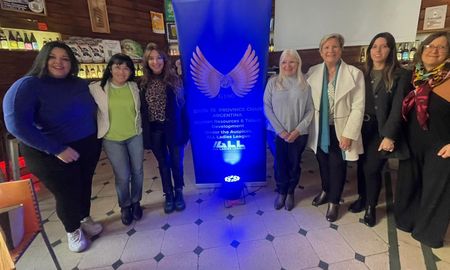 El G100 Santa Fe impulsa el liderazgo humanista y el desarrollo de talento femenino. El G100 Santa Fe impulsa el liderazgo humanista y el desarrollo de talento femenino.