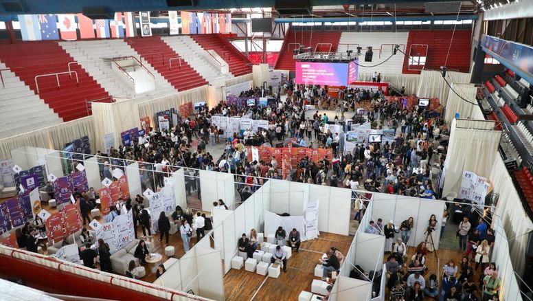 La Expo Empleo de Santa Fe reunió miles de personas en el Estadio Malvicino