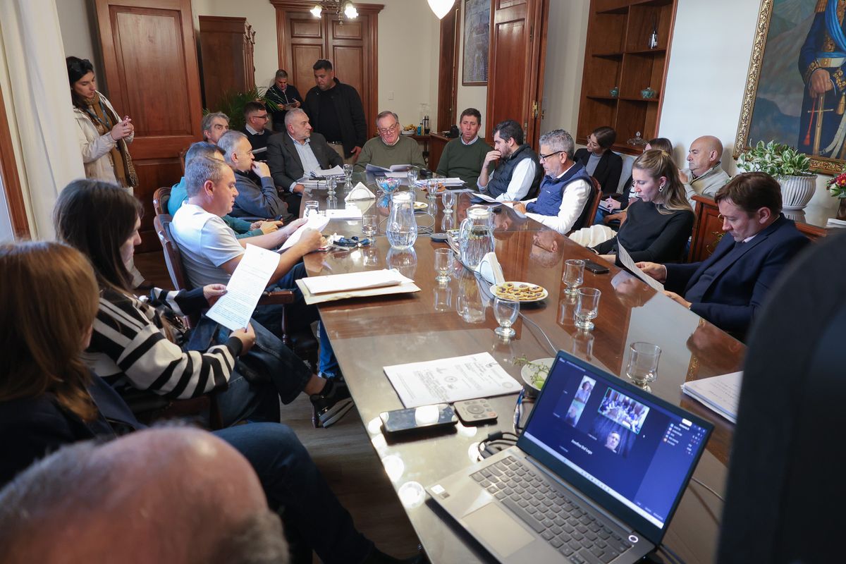 Este miércoles, en el Senado de Santa Fe se desarrolló un encuentro con el objetivo de analizar el proyecto de ley que propone la creación del Programa de Caminos Productivos y de la Ruralidad.