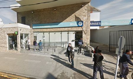 detienen a una mujer policia por encubrir en el crimen del cajero del banco nacion detienen a una mujer policia por encubrir en el crimen del cajero del banco nacion
