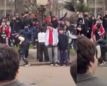 Una juntada pacífica para farmear aura en una plaza de Mar del Plata terminó con piedrazos, botellazos y corridas. Una juntada pacífica para farmear aura en una plaza de Mar del Plata terminó con piedrazos, botellazos y corridas.