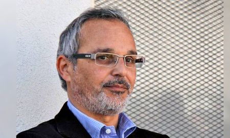 El flamante funcionario es de formación cardiólogo y trabajó cerca de 10 años en el hospital Fleni. El flamante funcionario es de formación cardiólogo y trabajó cerca de 10 años en el hospital Fleni.