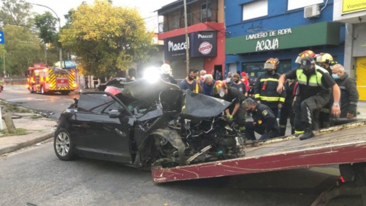 El trágico hecho ocurrió a las 3:30 de este viernes en la esquina de la Avenida Presidente Bernardino Rivadavia y Viamonte, en el partido bonaerense de Lanús.