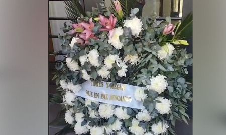 Los repudios llovieron por la aparición de una corona mortuoria en la sede de Amsafé Rosario, que llevaba los nombres de Gustavo Terés y Gabriela Meglio, secretarios adjuntos del gremio e integrantes de las listas del espacio en estas elecciones. Los repudios llovieron por la aparición de una corona mortuoria en la sede de Amsafé Rosario, que llevaba los nombres de Gustavo Terés y Gabriela Meglio, secretarios adjuntos del gremio e integrantes de las listas del espacio en estas elecciones.