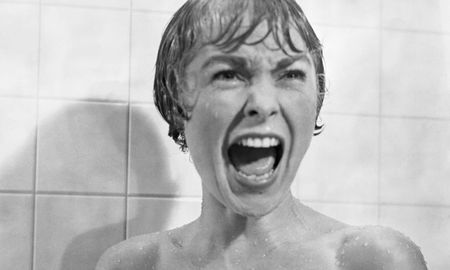 Psicosis, la icónica película de Alfred Hitchcock, llegó al cine un 16 de junio de 1960. Psicosis, la icónica película de Alfred Hitchcock, llegó al cine un 16 de junio de 1960.