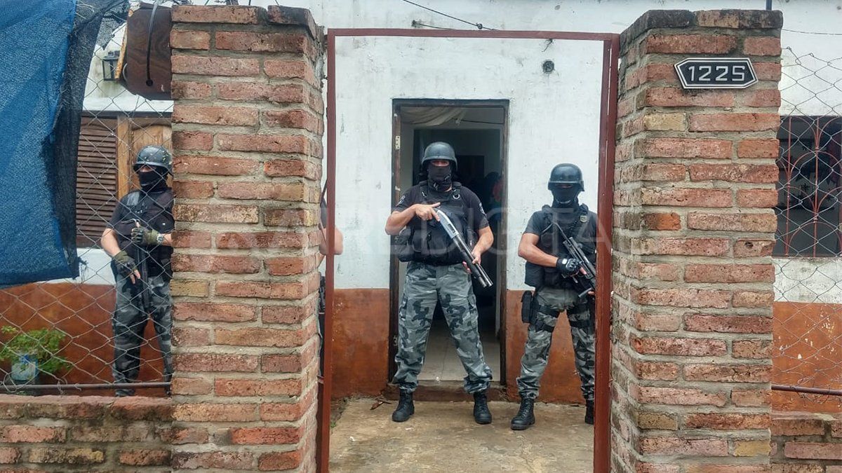 Procedimiento en base a una causa de abuso de armas