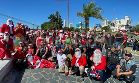 papanoeleada en la costanera de santa fe: una movida solidaria y navidena papanoeleada en la costanera de santa fe: una movida solidaria y navidena