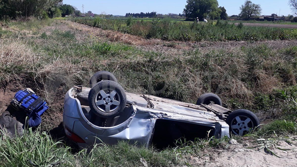 Los vehículos terminaron en una zanja.