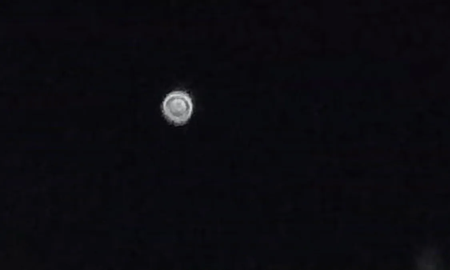 ¿Ovnis en Valeria del Mar?: un vecino captó un movimiento extraño de luces en el cielo ¿Ovnis en Valeria del Mar?: un vecino captó un movimiento extraño de luces en el cielo