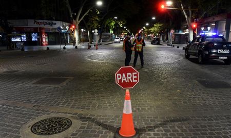 Los controles nocturnos que se realizan por las noches en Capital Federal. Los controles nocturnos que se realizan por las noches en Capital Federal.