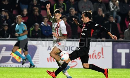 El Club Atlético Colón empató con Estudiantes y Christian Bernardi se quejó por el arbitraje de Néstor Pitana. El Club Atlético Colón empató con Estudiantes y Christian Bernardi se quejó por el arbitraje de Néstor Pitana.