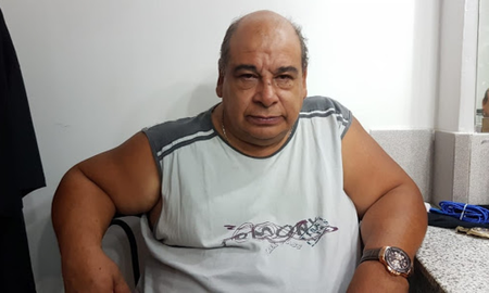 Roly Serrano sufrió un accidente automovilístico y está en terapia intensiva Roly Serrano sufrió un accidente automovilístico y está en terapia intensiva