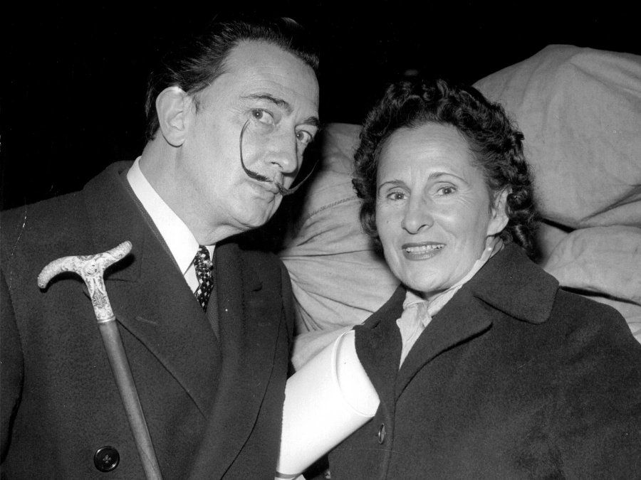 Salvador Dalí y Gala fueron grandes compañeros de vida. Ella falleció en 1982 y él dos años después.&nbsp;