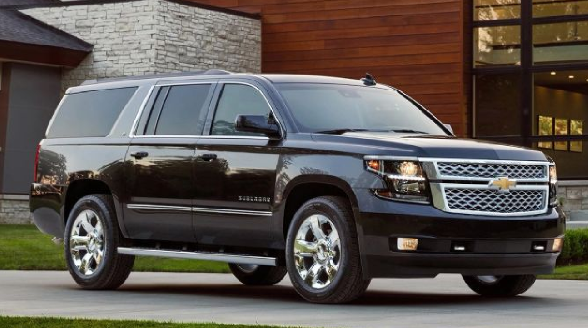 A la hora de pasear con su pareja e hijos, Ricky Mart&iacute;n se transporta en una Chevrolet Suburban.