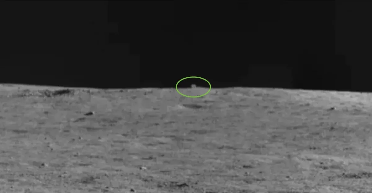 La peculiar imagen se volvió un tema muy comentado en las redes sociales.