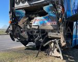 un camion choco al colectivo que trasladaba al plantel de union de santa fe