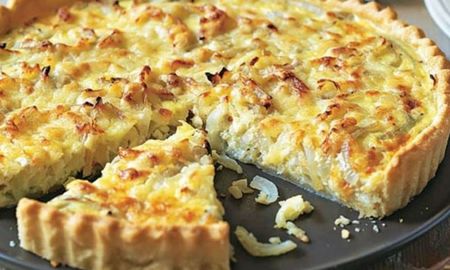 Tarta de pollo y puerro: la receta fácil y cremosa para hacer en menos de 1 hora. Tarta de pollo y puerro: la receta fácil y cremosa para hacer en menos de 1 hora.