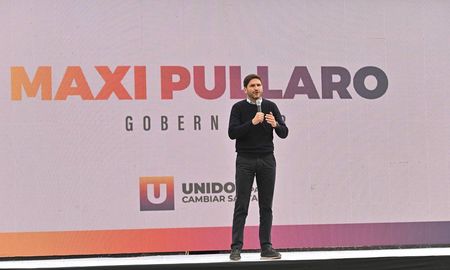 El gobernador electo de la provincia de Santa Fe, Maximiliano Pullaro, presentará oficialmente el próximo martes a los integrantes de su gabinete de ministros. El gobernador electo de la provincia de Santa Fe, Maximiliano Pullaro, presentará oficialmente el próximo martes a los integrantes de su gabinete de ministros.
