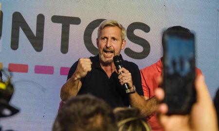 El festejo del ex ministro del Interior de Macri. El festejo del ex ministro del Interior de Macri.