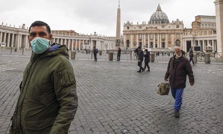 El Vaticano canceló algunos eventos en espacios cerrados y hay una guardia médica disponible las 24 horas. El Vaticano canceló algunos eventos en espacios cerrados y hay una guardia médica disponible las 24 horas.