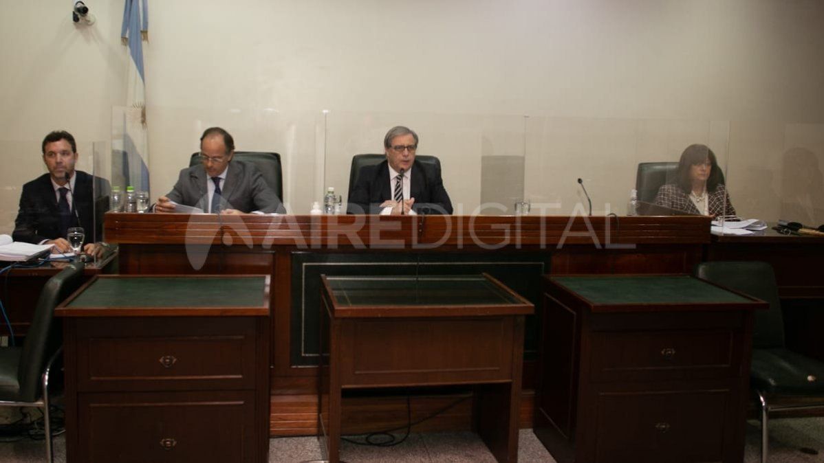 Los jueces del Tribunal Oral Federal: Luciano Lauría, José María Escobar Cello y María Ivón Vella