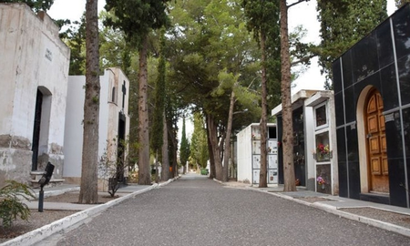 Misterio en un cementerio de Neuquén: abrieron la tumba de sus abuelos y encontraron un tercer cadaver&nbsp;